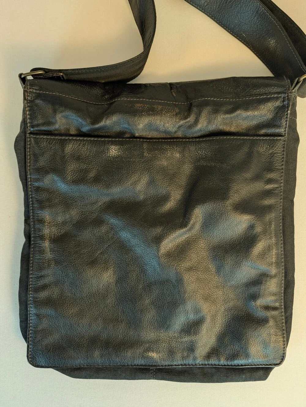 Classic Wilsons Leather Black Messenger Bag – Distressed Vintage Style